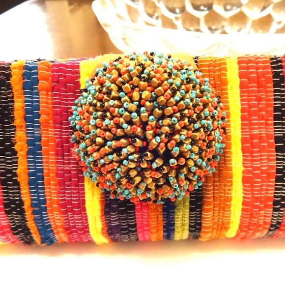 WOVEN FABRIC CLUTCH WITH SHELL/BEADED HANDLE - Picture 8 of 13